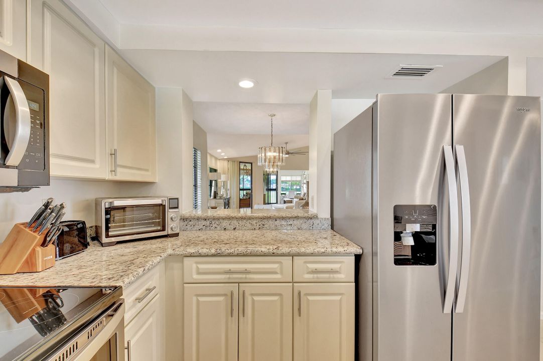 Activo con contrato: $9,500 (2 camas, 2 baños, 1686 Pies cuadrados)