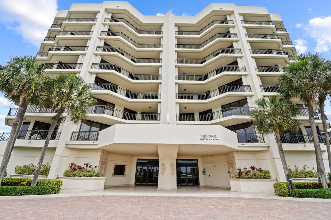 En Renta: $17,500 (3 camas, 3 baños, 2676 Pies cuadrados)