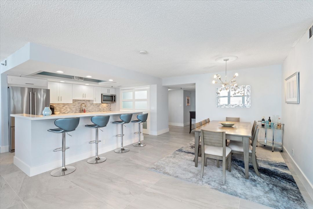 Под контрактом: $11,000 (3 спален, 2 ванн, 1852 Квадратных фут)