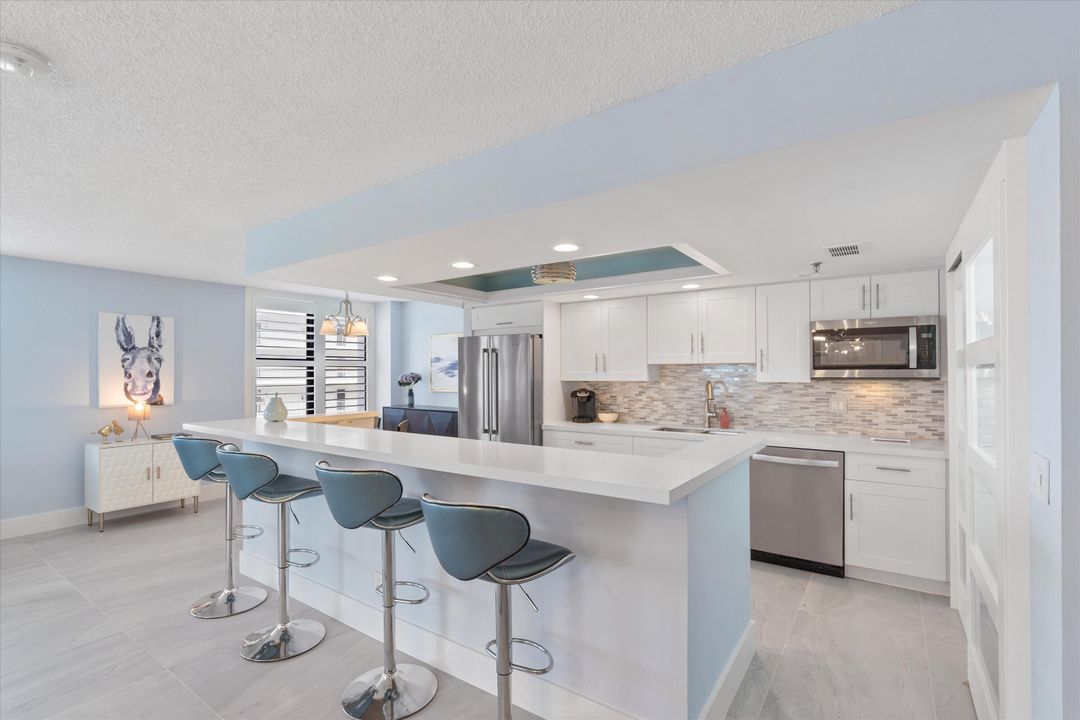 Под контрактом: $11,000 (3 спален, 2 ванн, 1852 Квадратных фут)