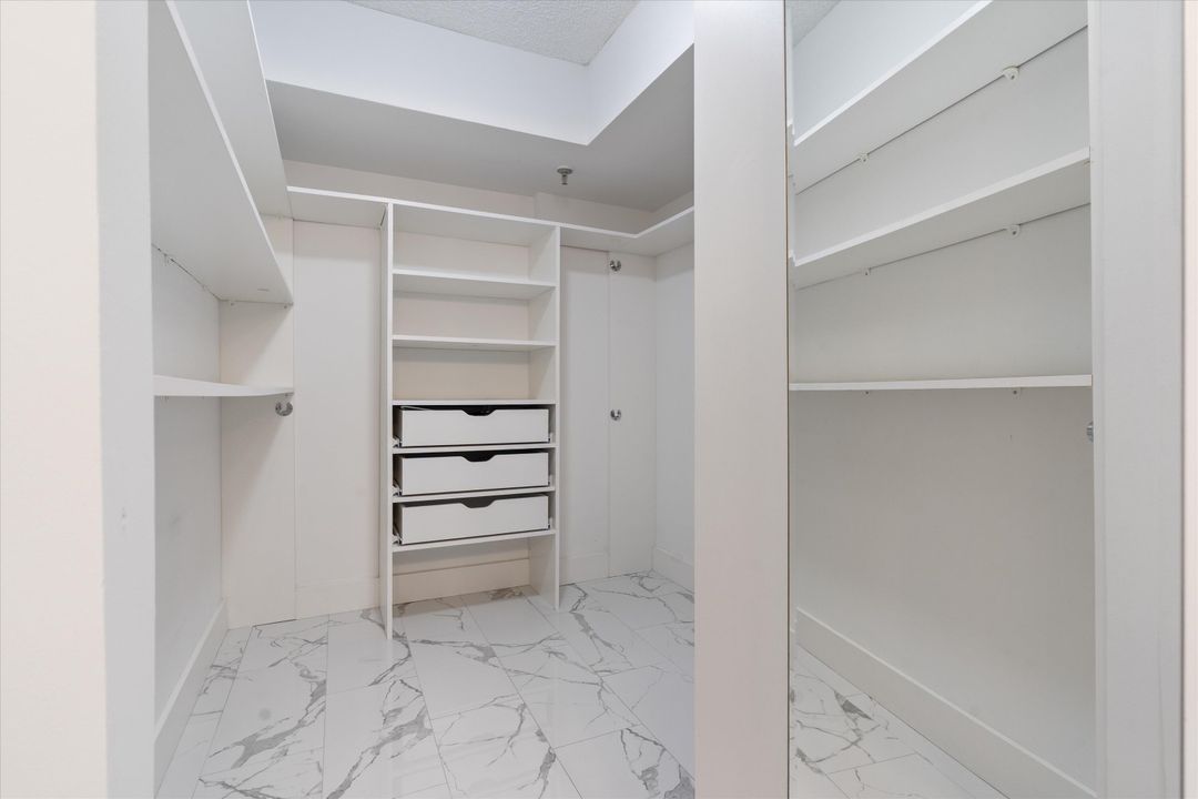 Под контрактом: $11,000 (3 спален, 2 ванн, 1852 Квадратных фут)