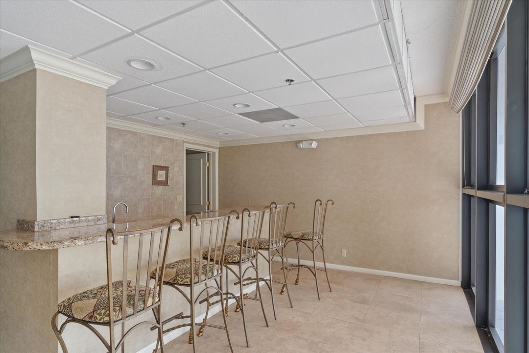 Под контрактом: $11,000 (3 спален, 2 ванн, 1852 Квадратных фут)