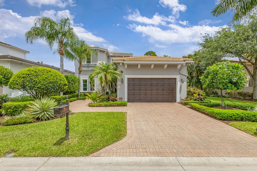 Под контрактом: $2,395,000 (4 спален, 5 ванн, 3872 Квадратных фут)