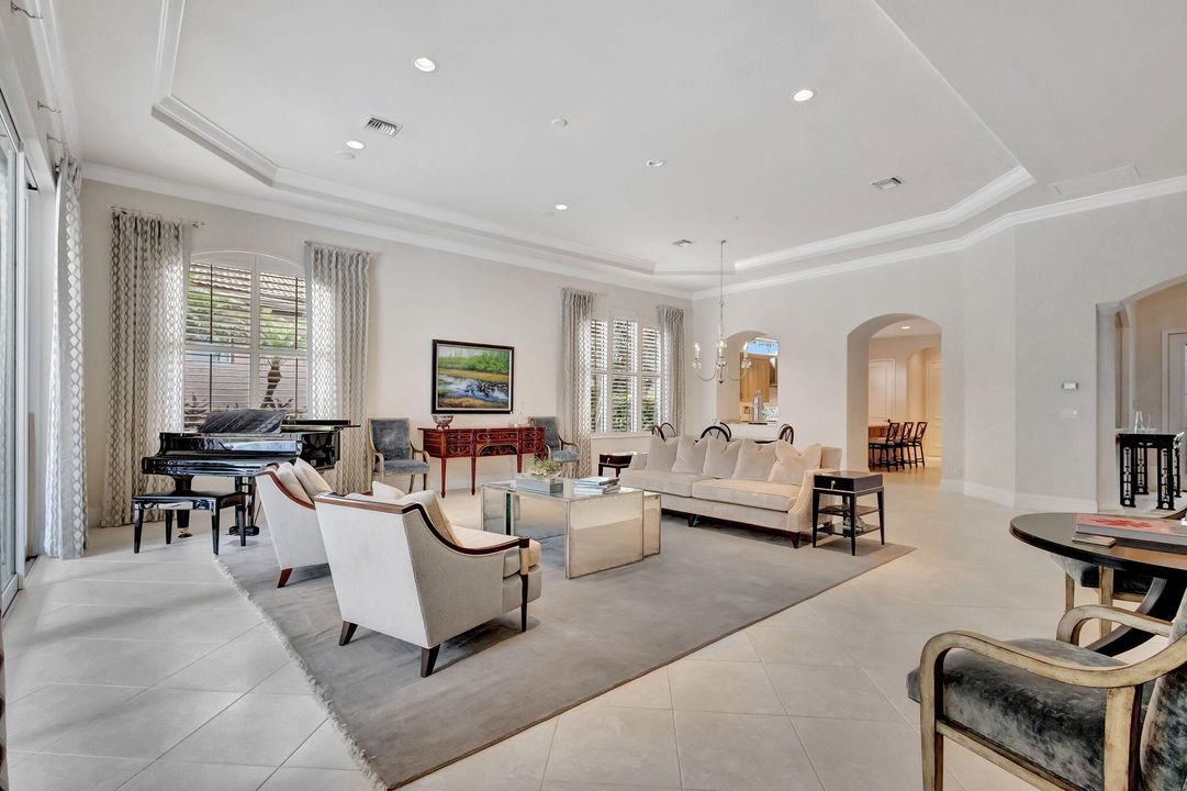 Под контрактом: $2,395,000 (4 спален, 5 ванн, 3872 Квадратных фут)