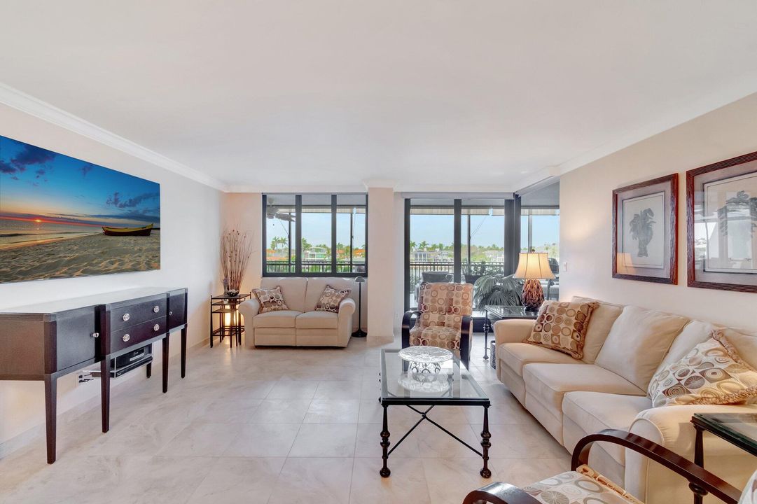 Под контрактом: $1,250,000 (2 спален, 2 ванн, 1452 Квадратных фут)