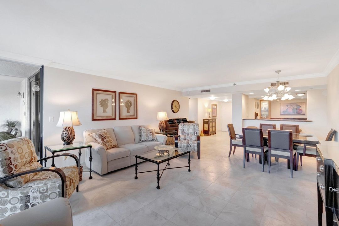 Под контрактом: $1,250,000 (2 спален, 2 ванн, 1452 Квадратных фут)