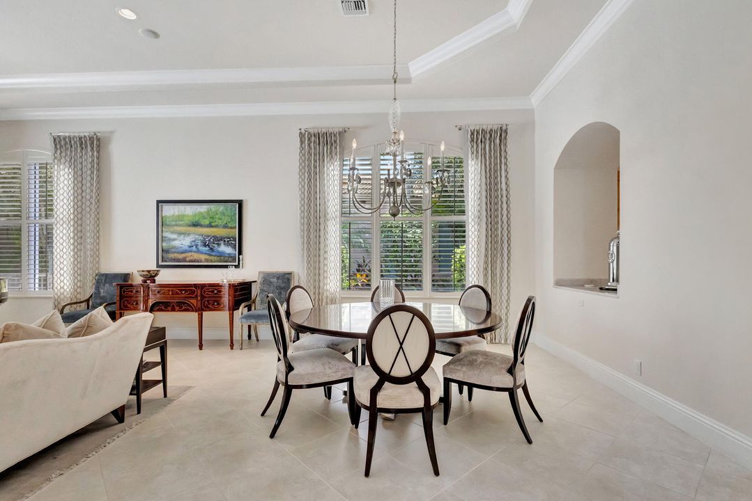 Под контрактом: $2,395,000 (4 спален, 5 ванн, 3872 Квадратных фут)