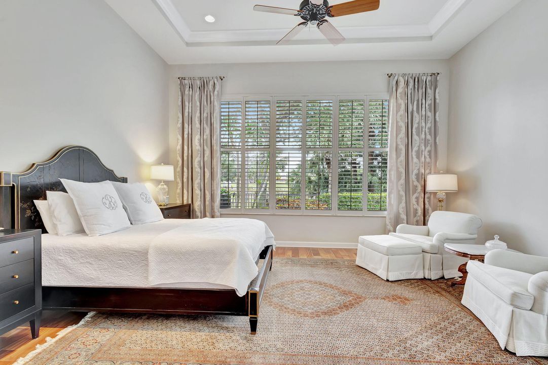 Под контрактом: $2,395,000 (4 спален, 5 ванн, 3872 Квадратных фут)