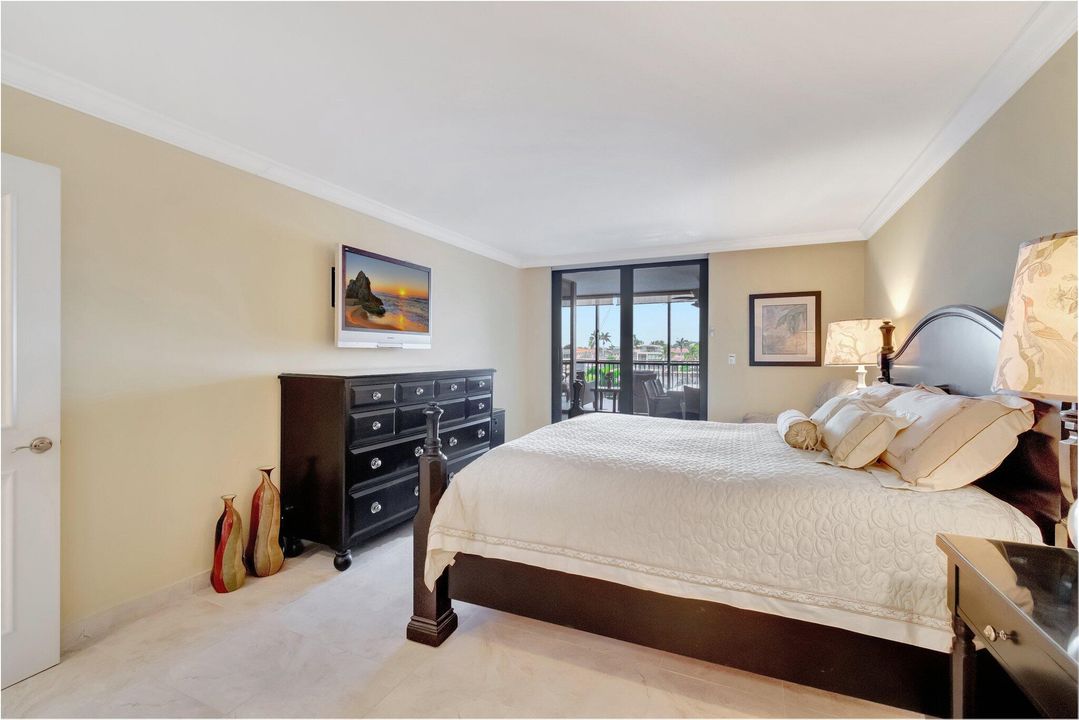 Под контрактом: $1,250,000 (2 спален, 2 ванн, 1452 Квадратных фут)