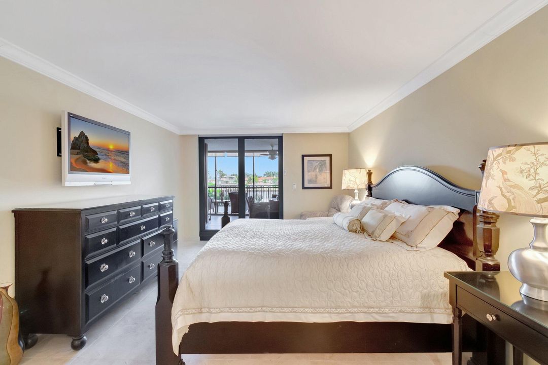 Под контрактом: $1,250,000 (2 спален, 2 ванн, 1452 Квадратных фут)