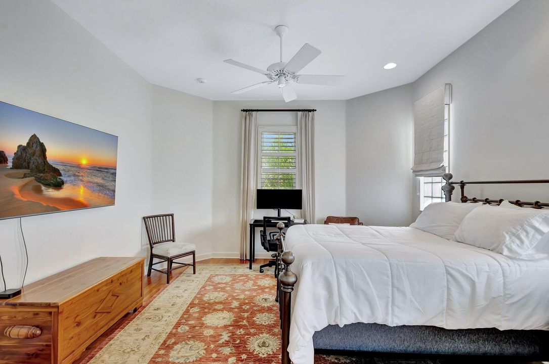 Под контрактом: $2,395,000 (4 спален, 5 ванн, 3872 Квадратных фут)