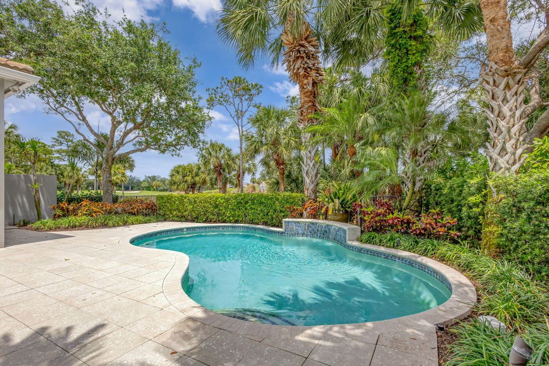 Под контрактом: $2,395,000 (4 спален, 5 ванн, 3872 Квадратных фут)