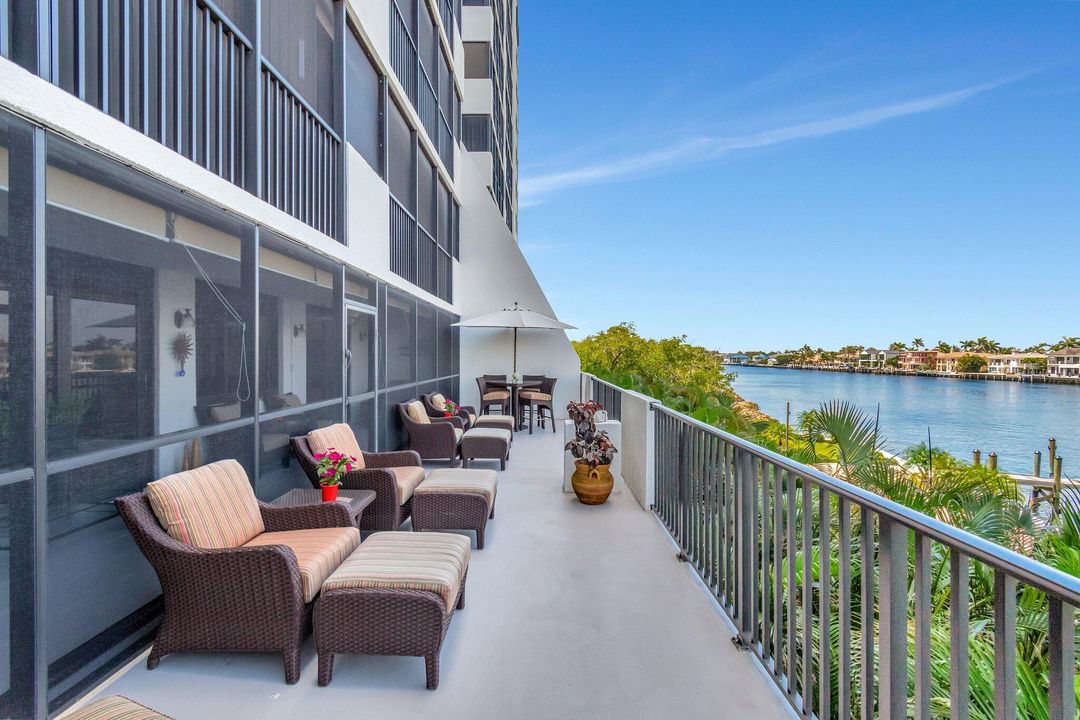 Под контрактом: $1,250,000 (2 спален, 2 ванн, 1452 Квадратных фут)