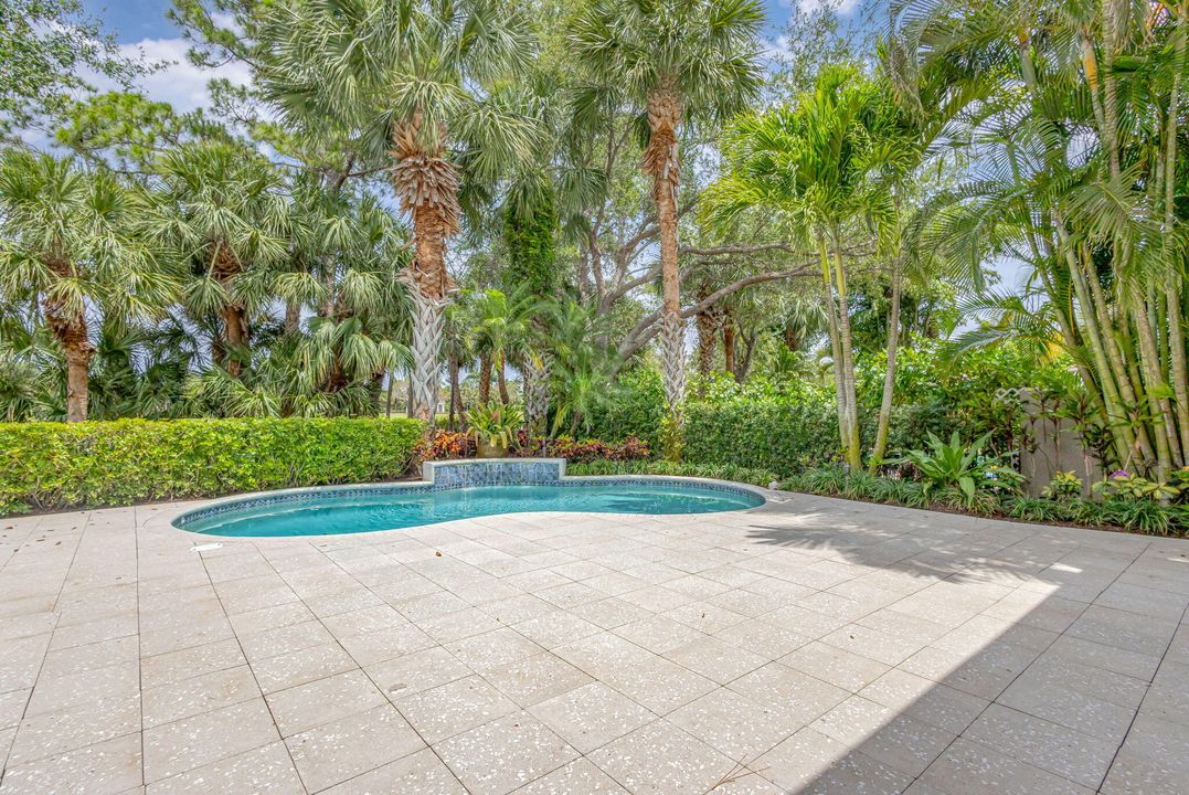 Под контрактом: $2,395,000 (4 спален, 5 ванн, 3872 Квадратных фут)