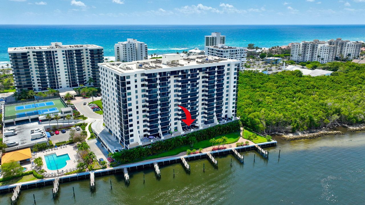 Под контрактом: $1,250,000 (2 спален, 2 ванн, 1452 Квадратных фут)