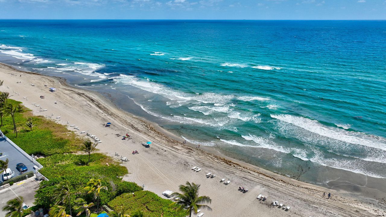 Под контрактом: $1,250,000 (2 спален, 2 ванн, 1452 Квадратных фут)