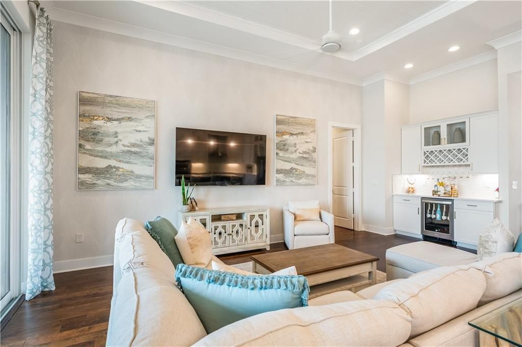 Active With Contract: $1,350,000 (3 beds, 3 baths, 2578 Square Feet)