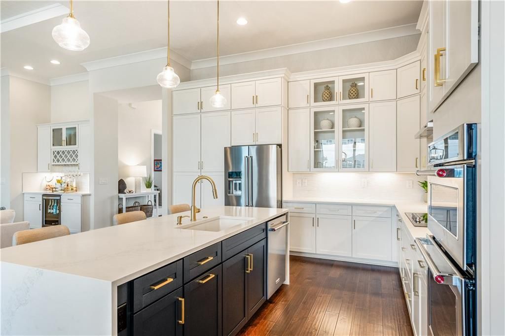 Active With Contract: $1,350,000 (3 beds, 3 baths, 2578 Square Feet)