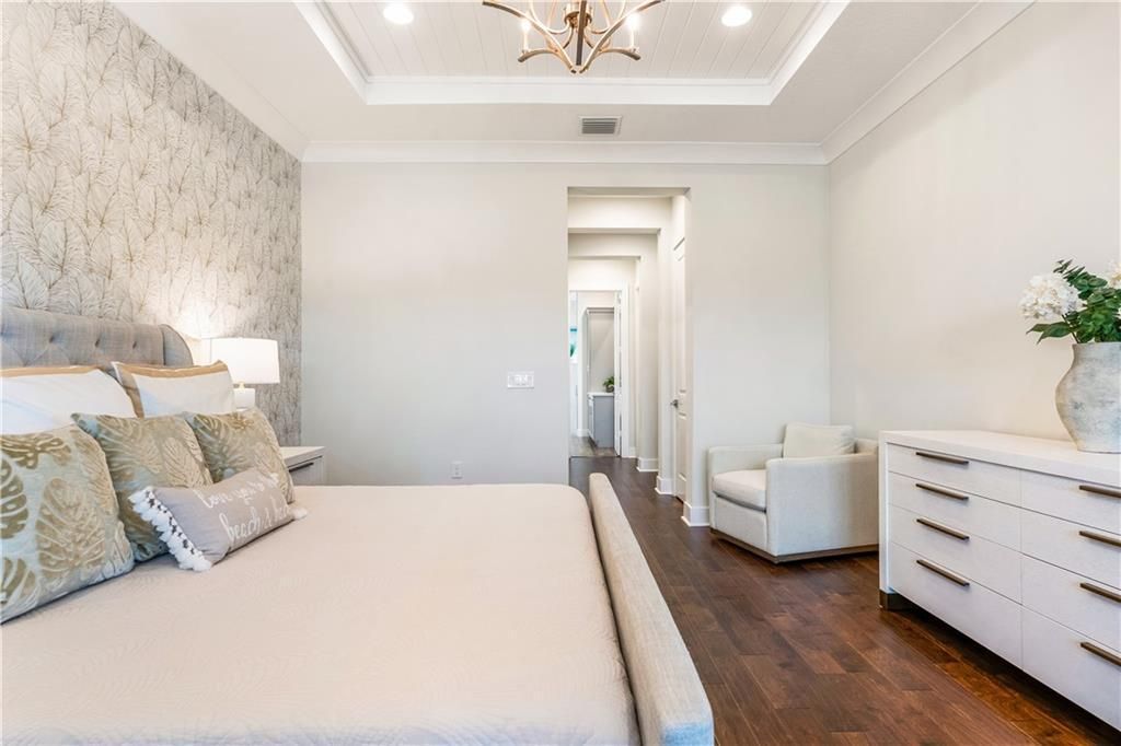 Active With Contract: $1,350,000 (3 beds, 3 baths, 2578 Square Feet)