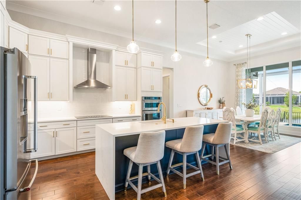 Active With Contract: $1,350,000 (3 beds, 3 baths, 2578 Square Feet)