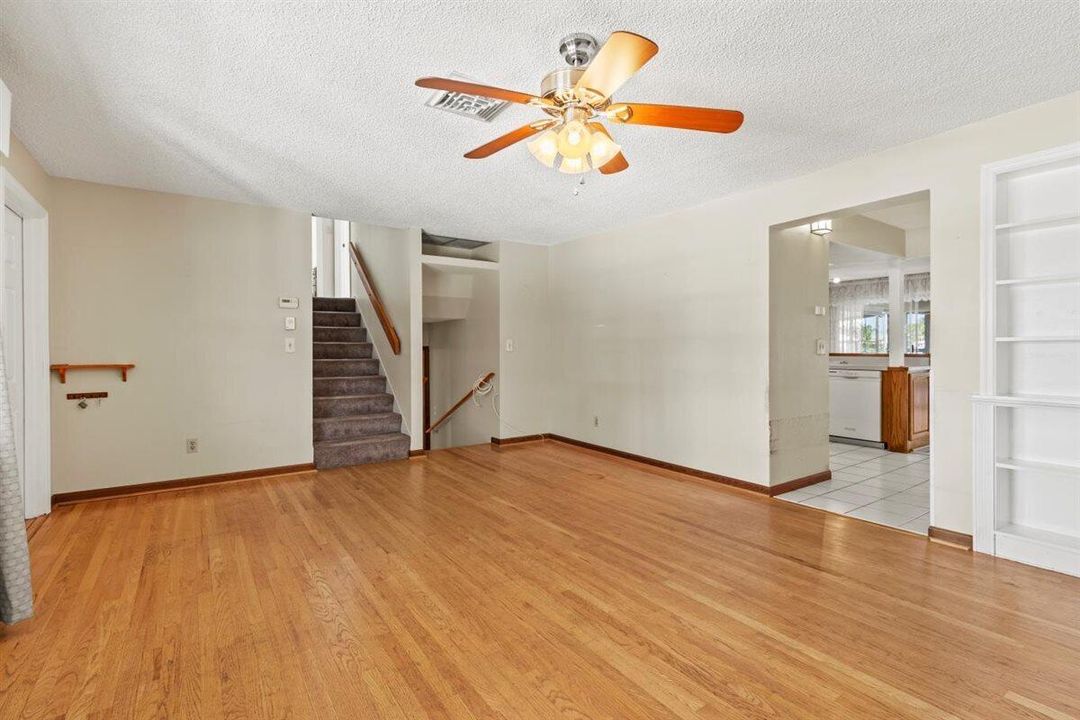 En Venta: $1,250,000 (3 camas, 2 baños, 1786 Pies cuadrados)