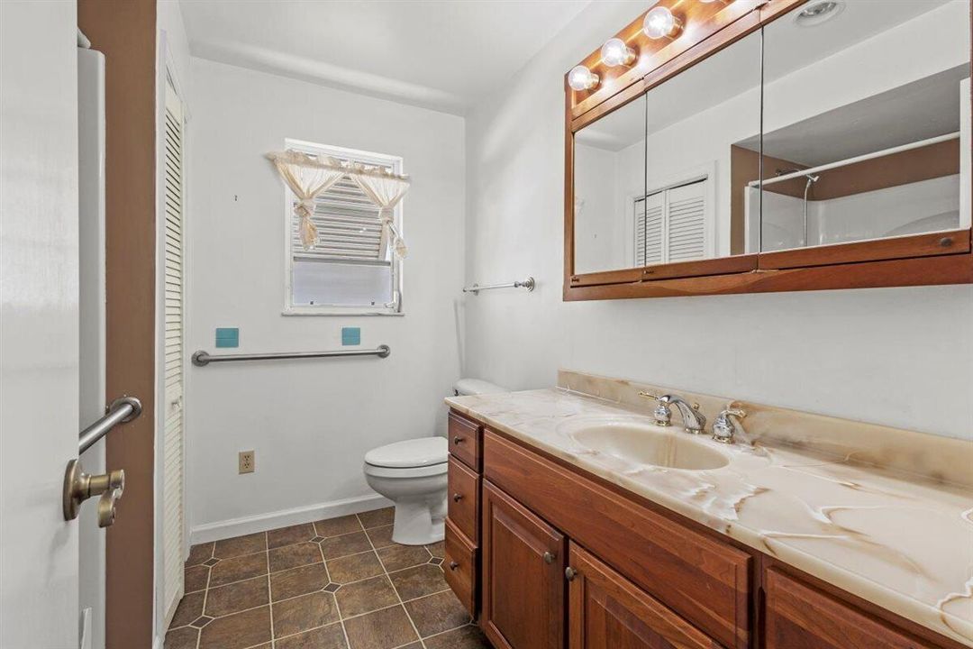 En Venta: $1,250,000 (3 camas, 2 baños, 1786 Pies cuadrados)