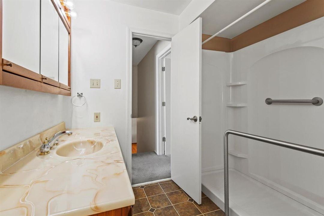 En Venta: $1,250,000 (3 camas, 2 baños, 1786 Pies cuadrados)