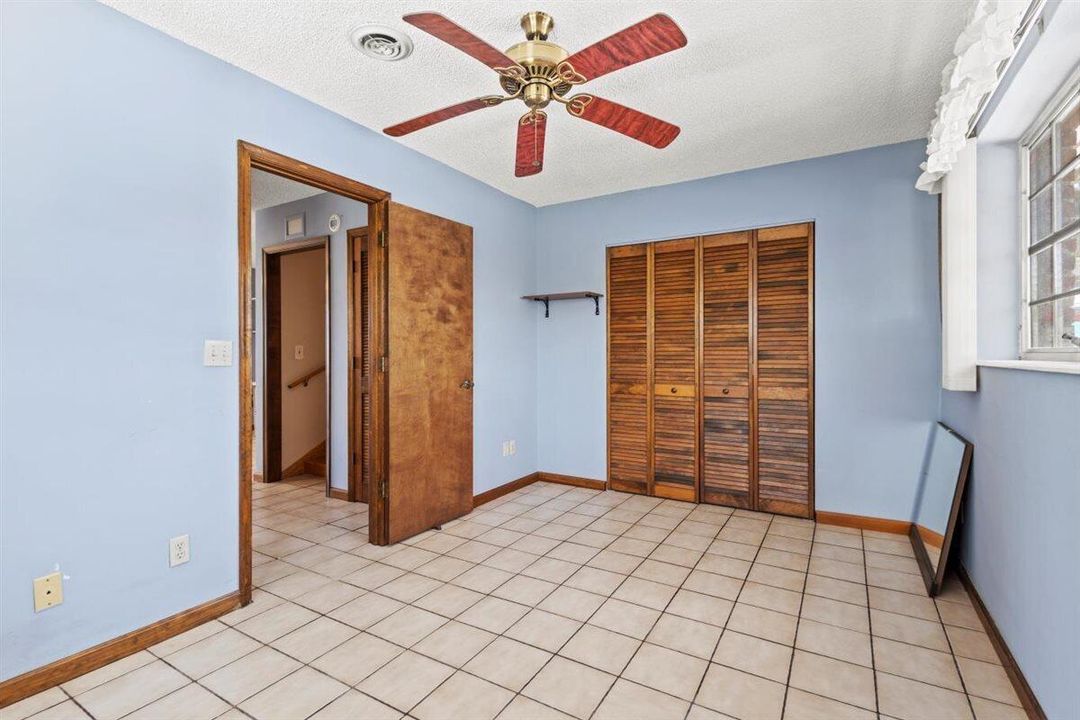 En Venta: $1,250,000 (3 camas, 2 baños, 1786 Pies cuadrados)