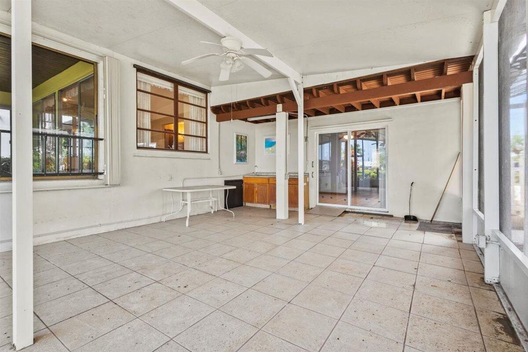 En Venta: $1,250,000 (3 camas, 2 baños, 1786 Pies cuadrados)