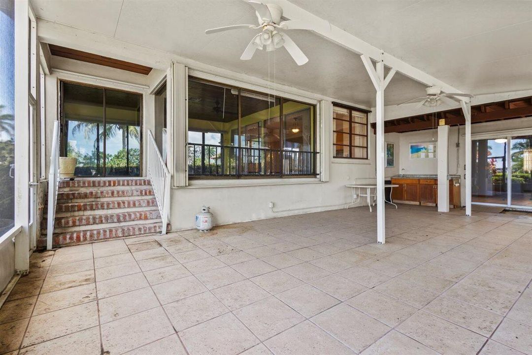 En Venta: $1,250,000 (3 camas, 2 baños, 1786 Pies cuadrados)