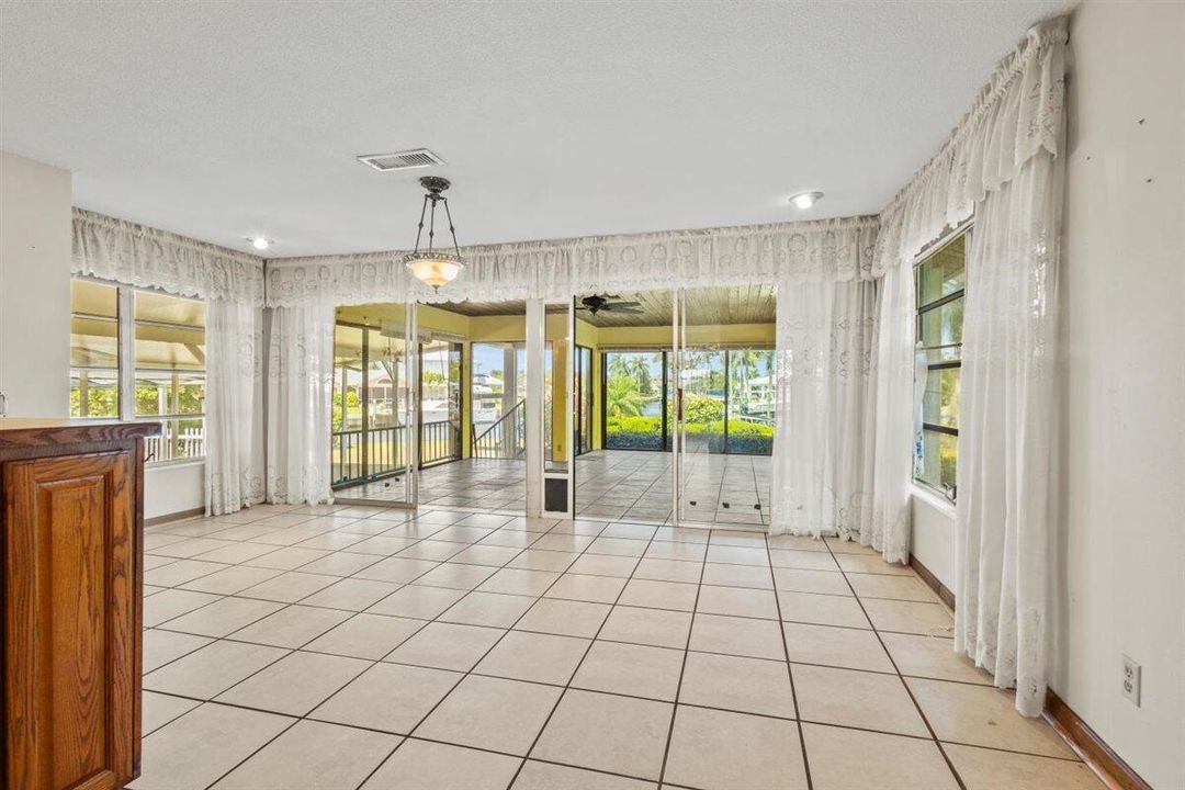 En Venta: $1,250,000 (3 camas, 2 baños, 1786 Pies cuadrados)