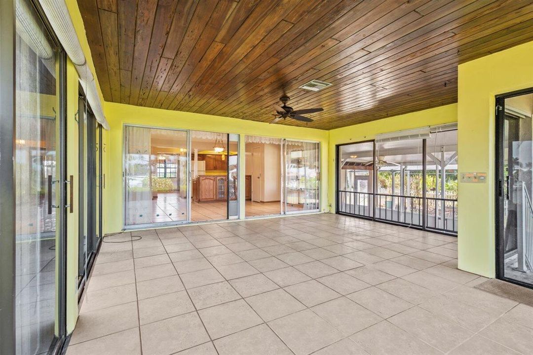En Venta: $1,250,000 (3 camas, 2 baños, 1786 Pies cuadrados)