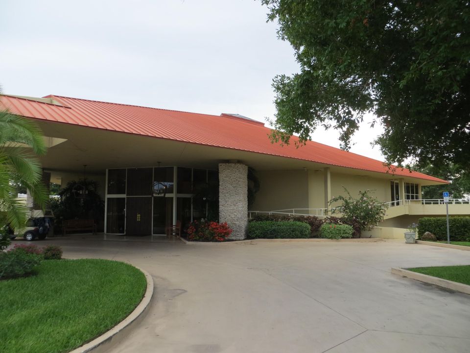 For Sale: $399,900 (3 beds, 2 baths, 2017 Square Feet)