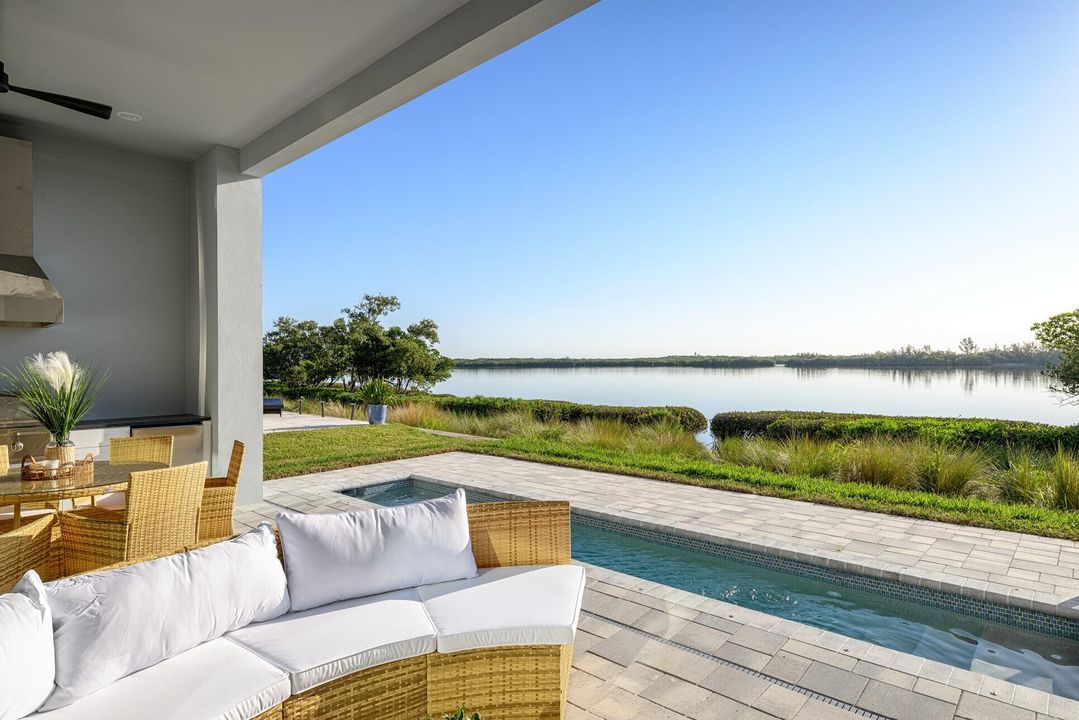 На продажу: $2,999,000 (4 спален, 4 ванн, 3501 Квадратных фут)