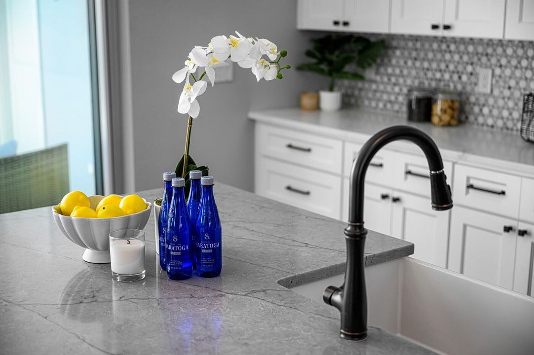 На продажу: $2,999,000 (4 спален, 4 ванн, 3501 Квадратных фут)