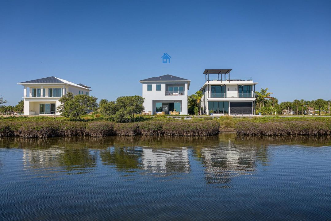 На продажу: $2,999,000 (4 спален, 4 ванн, 3501 Квадратных фут)