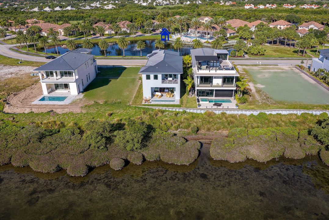 На продажу: $2,999,000 (4 спален, 4 ванн, 3501 Квадратных фут)