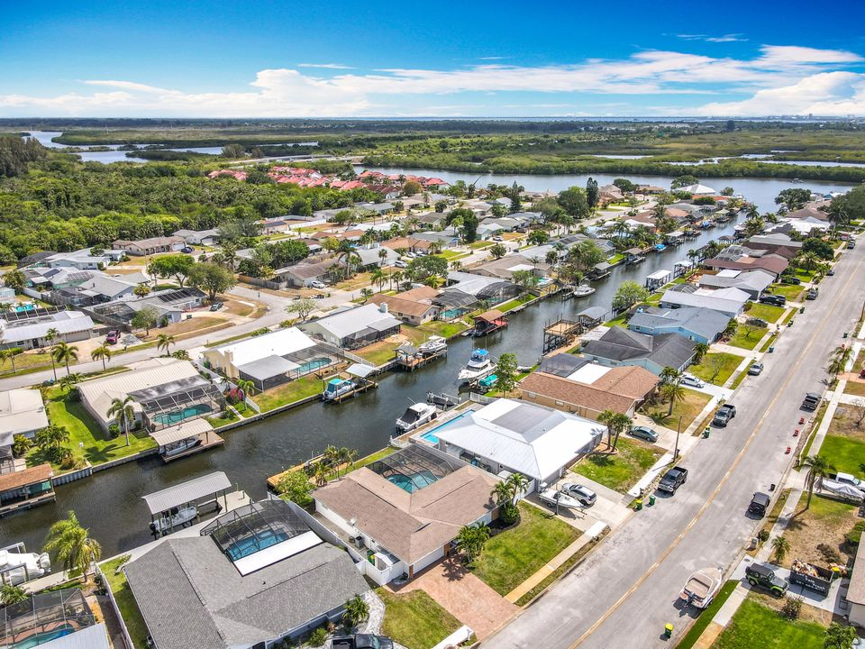 En Venta: $635,000 (4 camas, 2 baños, 1840 Pies cuadrados)