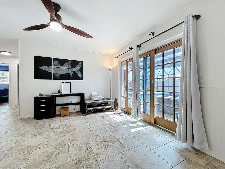 En Venta: $635,000 (4 camas, 2 baños, 1840 Pies cuadrados)