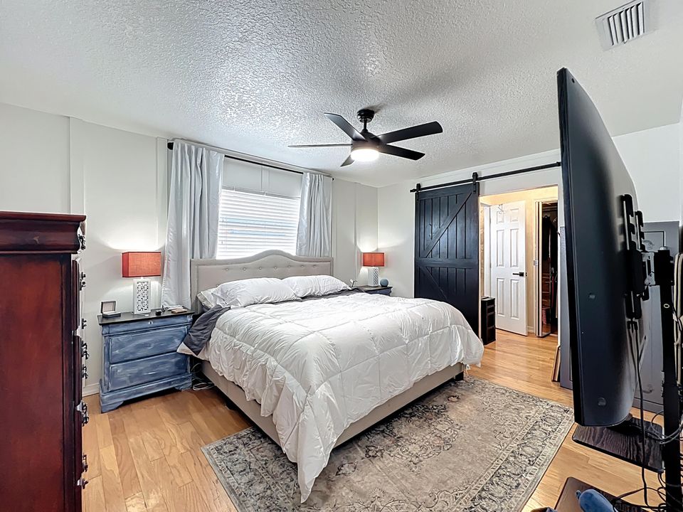 En Venta: $635,000 (4 camas, 2 baños, 1840 Pies cuadrados)