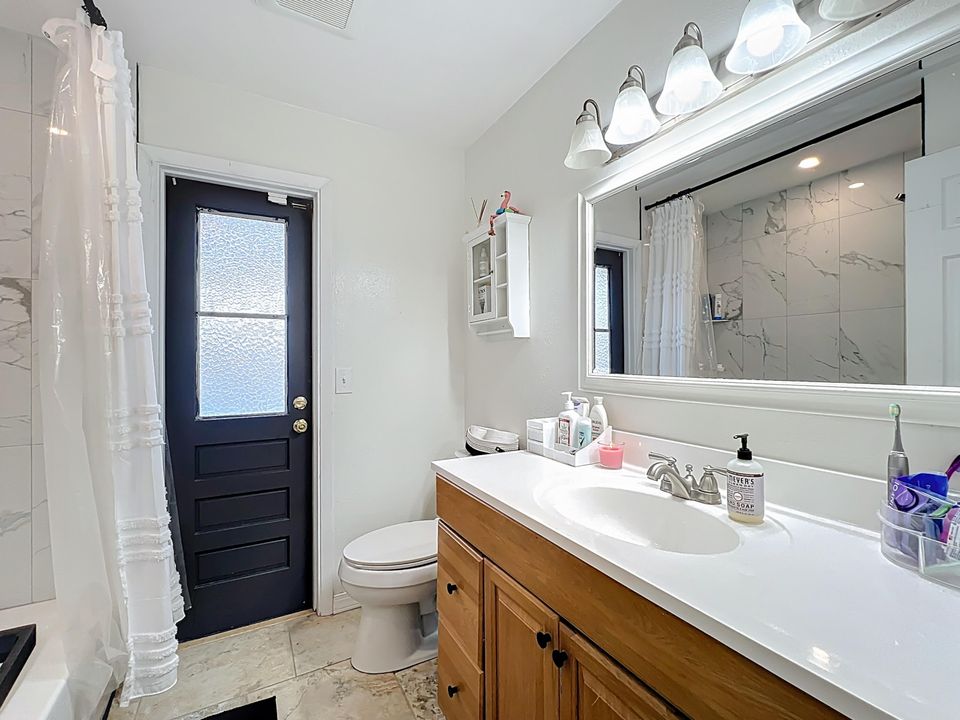 En Venta: $635,000 (4 camas, 2 baños, 1840 Pies cuadrados)