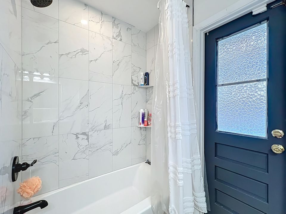 En Venta: $635,000 (4 camas, 2 baños, 1840 Pies cuadrados)