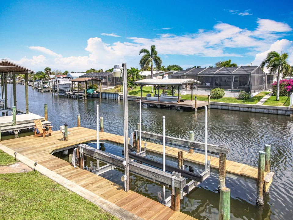 En Venta: $635,000 (4 camas, 2 baños, 1840 Pies cuadrados)