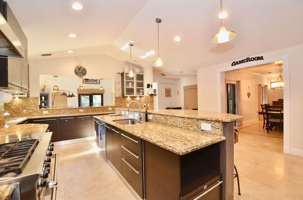 На продажу: $1,250,000 (5 спален, 3 ванн, 3505 Квадратных фут)