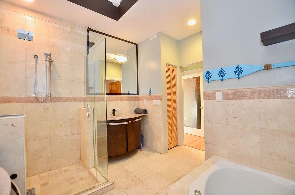 На продажу: $1,250,000 (5 спален, 3 ванн, 3505 Квадратных фут)