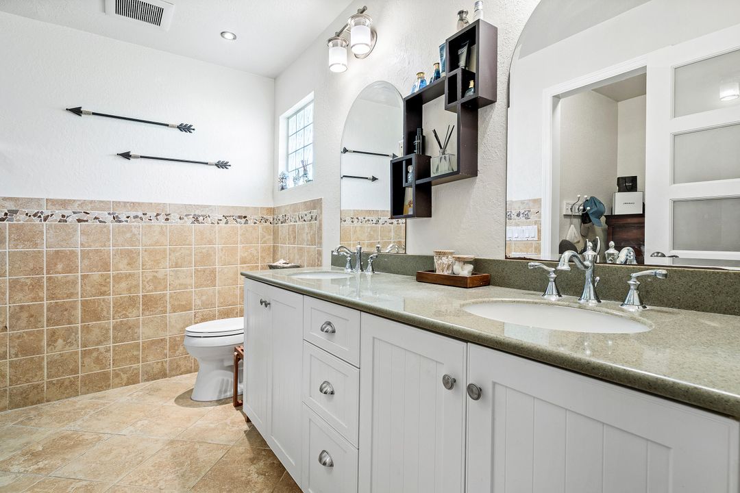 合同活跃: $549,000 (3 贝兹, 2 浴室, 1874 平方英尺)