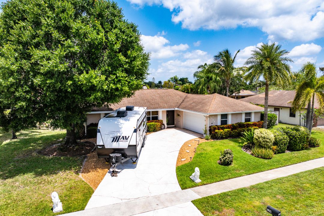 合同活跃: $549,000 (3 贝兹, 2 浴室, 1874 平方英尺)