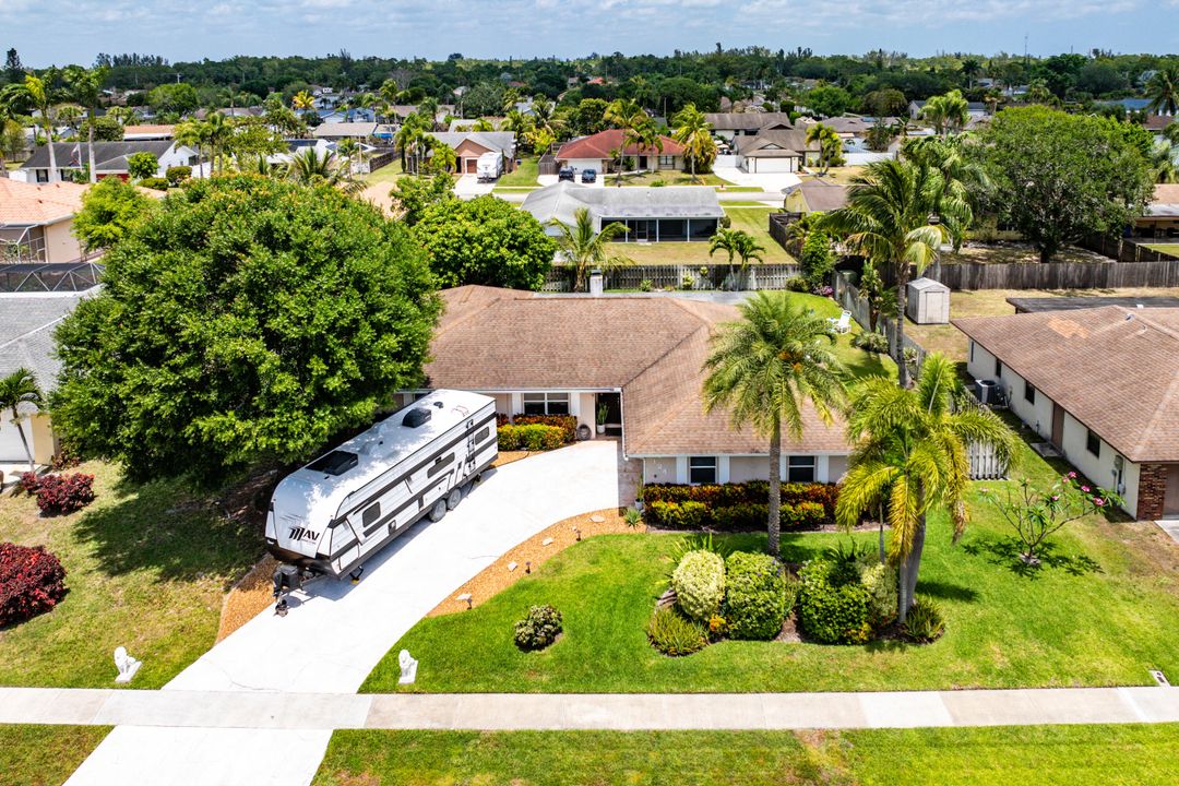 合同活跃: $549,000 (3 贝兹, 2 浴室, 1874 平方英尺)