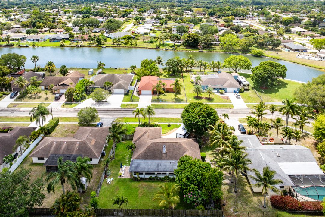 合同活跃: $549,000 (3 贝兹, 2 浴室, 1874 平方英尺)