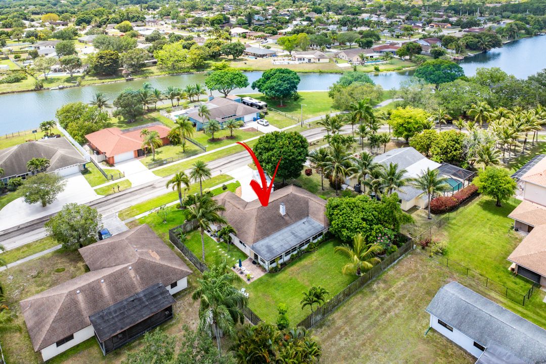 合同活跃: $549,000 (3 贝兹, 2 浴室, 1874 平方英尺)